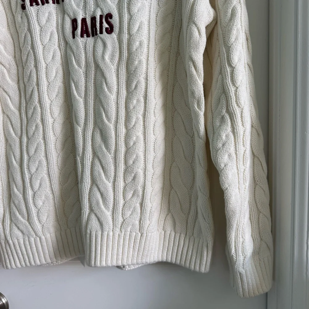 LE MARAIS 3 ARRONDISSEMENT PARIS Text Cable Knit Sweater - Picture 4 of 4